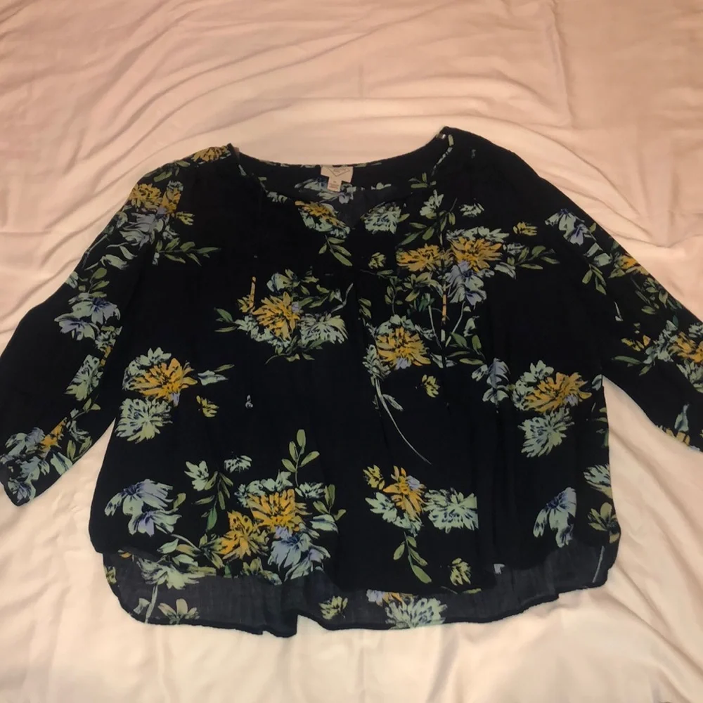 Floral 3/4 sleeve Blouse - Picture 1 of 3